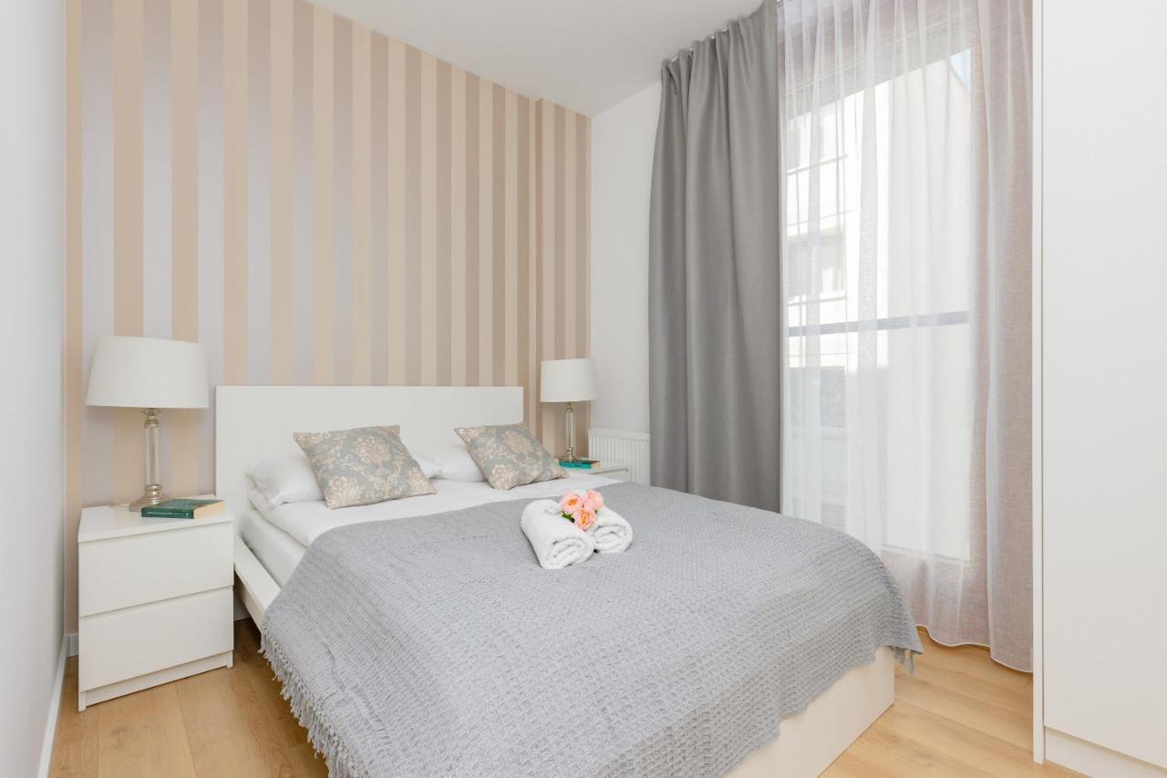 Warszawa Srodmiescie Bonifraterska Apartments By Noclegi Renters Екстер'єр фото